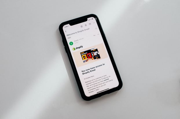charlesdeluvio-4MRqV9gcUHQ-unsplash