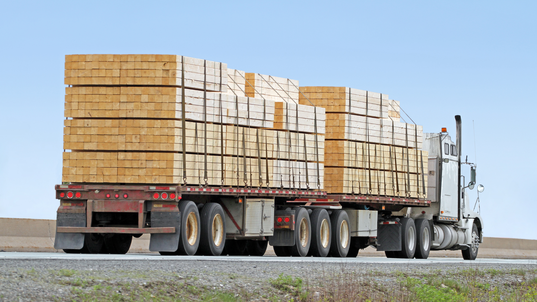 Market Insights: Flatbed Volumes Slam Dunk on Dry Van, Reefer, and Rail